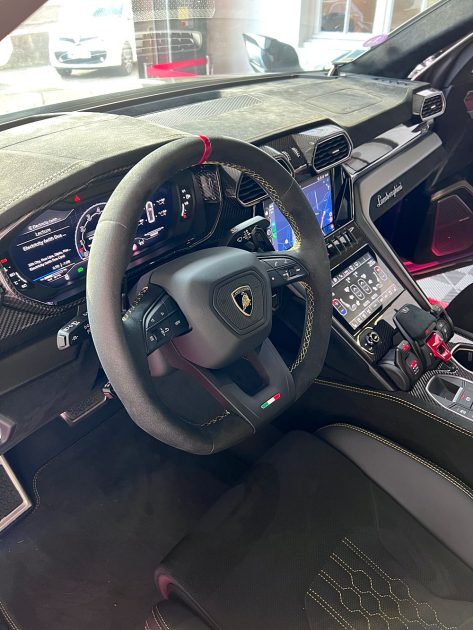 LAMBORGHINI URUS PERFORMANTE 2023