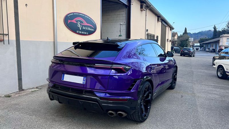 LAMBORGHINI URUS PERFORMANTE 2023