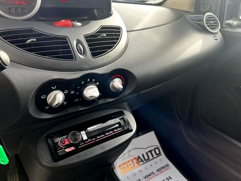 RENAULT TWINGO II 2013
