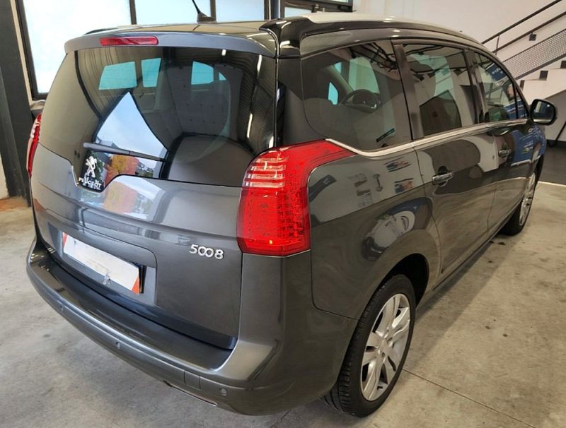 PEUGEOT 5008 PHASE 2 ALLURE 1.6 165 Cv BOITE AUTOMATIQUE 1ERE MAIN / 52 300 Kms - GARANTIE 1 AN