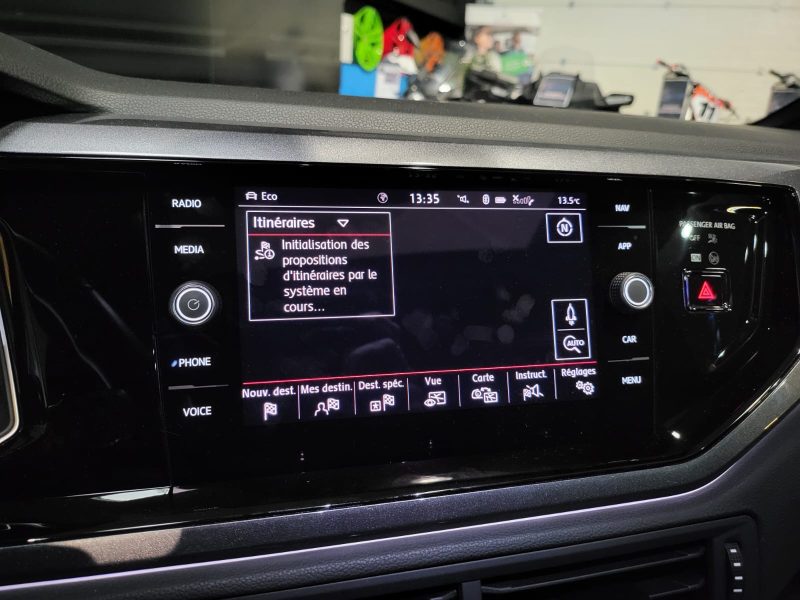 VOLKSWAGEN POLO VI GTI 2.0 TSI 200cv DSG6 / APPLE CARPLAY/TOIT OUVRANT/SIEGES CHAUFFANT