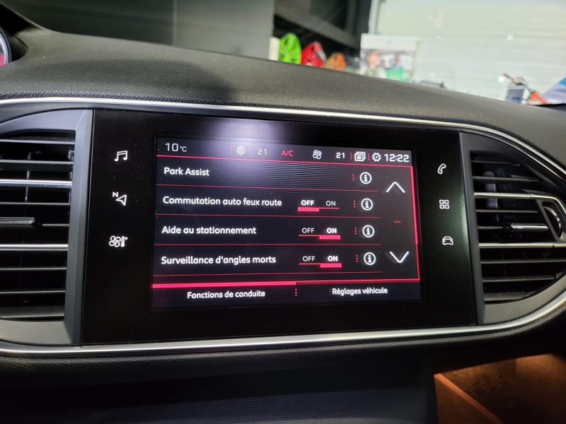 PEUGEOT 308 II GTI 1.6 THP 270cv BVM6 / APPLE CARPLAY/SIEGES CHAUFFANT-MASSANT/CAMERA DE RECUL