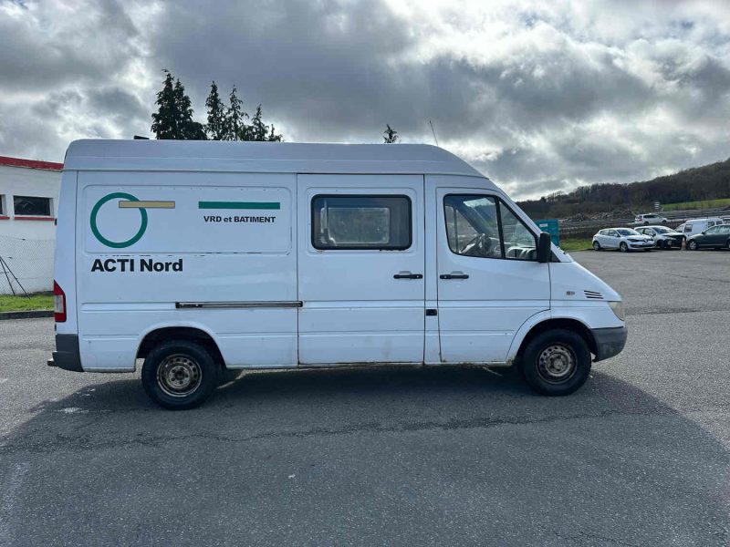 MERCEDES SPRINTER 3-t Camionnette 2004