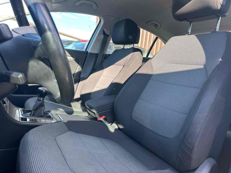 VOLKSWAGEN PASSAT B7 2011