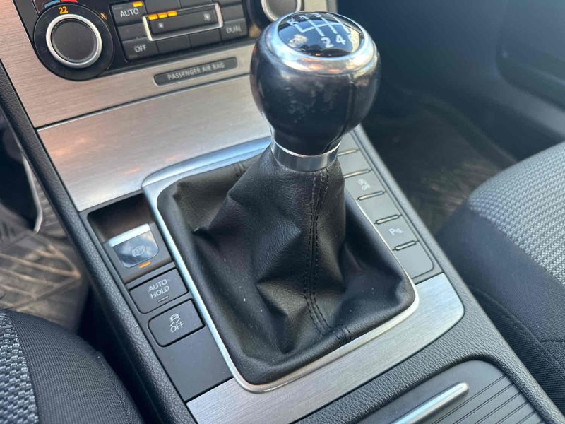 VOLKSWAGEN PASSAT B7 2011