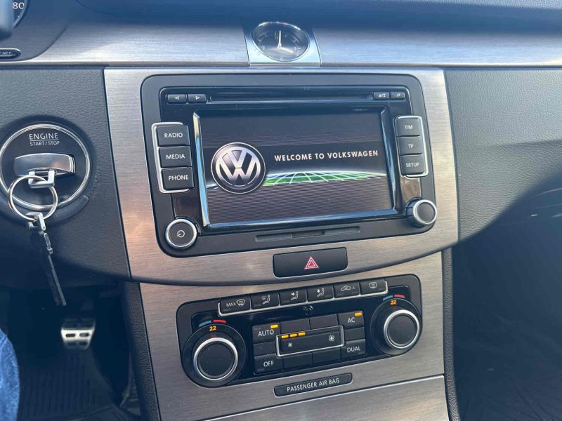 VOLKSWAGEN PASSAT B7 2011