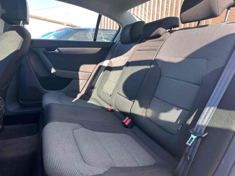 VOLKSWAGEN PASSAT B7 2011