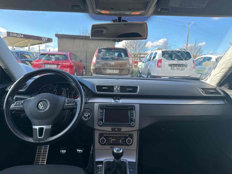 VOLKSWAGEN PASSAT B7 2011