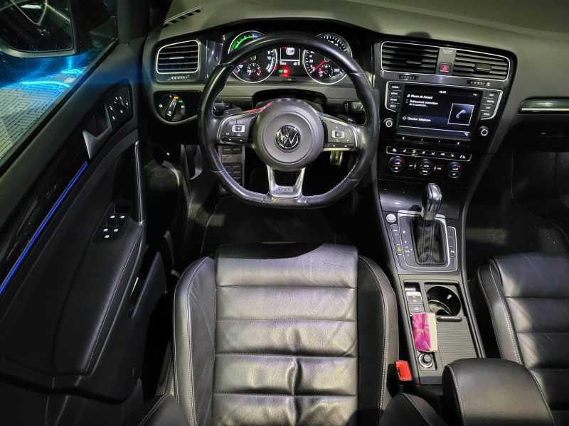 VOLKSWAGEN GOLF VII GTE 207 CV TOIT OUVRANT / CAMERA / SIEGES CHAUFFANTS / APLLE CARPLAY