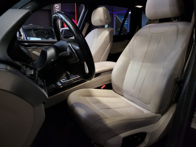BMW X5 S-Drive 25d 218cv LOUNGE TOIT OUVRANT / ATTELAGE / 360° / CUIR BLANC ELECT A MEMOIRE