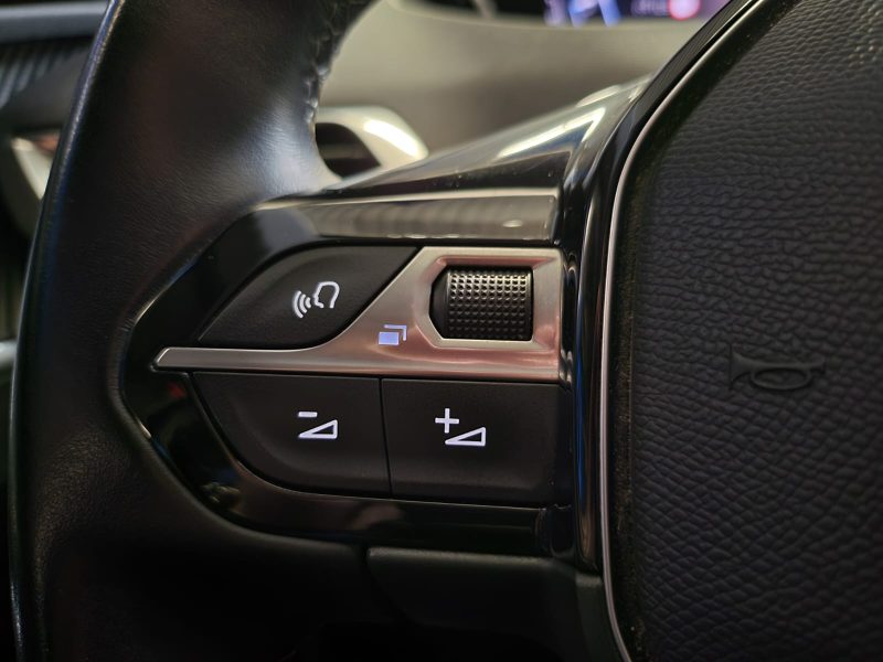 PEUGEOT 3008 1.2 PURETECH 130CH ALLURE CAMERA DE RECUL / CARPLAY / VIRTUAL COKPIT
