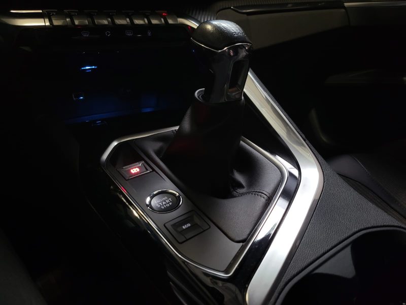 PEUGEOT 3008 1.2 PURETECH 130CH ALLURE CAMERA DE RECUL / CARPLAY / VIRTUAL COKPIT