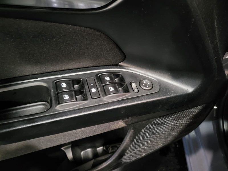 II 101 cv SPORT T3 TURBO / CARPLAY / ANGLE MORT / REGULATEUR