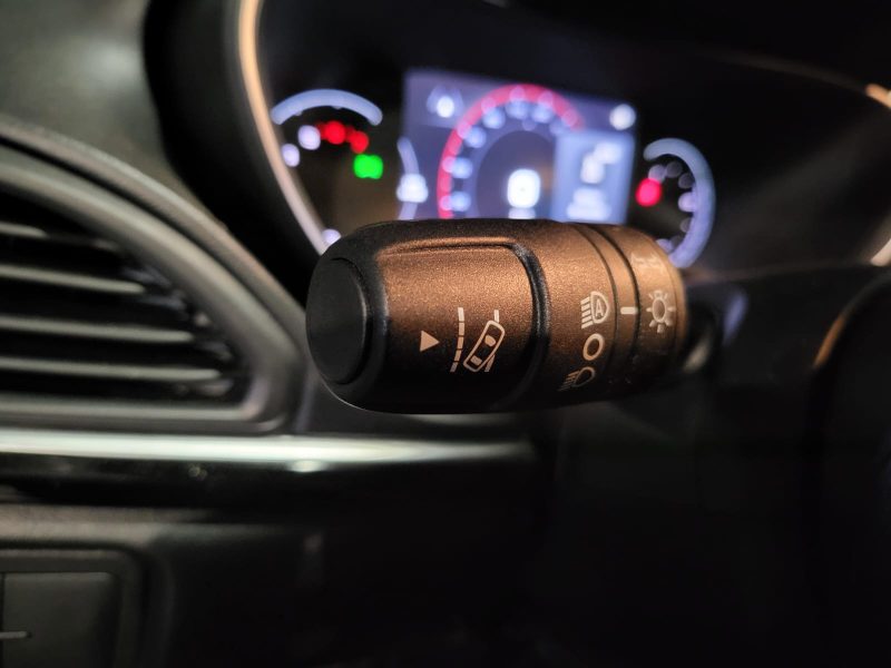 II 101 cv SPORT T3 TURBO / CARPLAY / ANGLE MORT / REGULATEUR