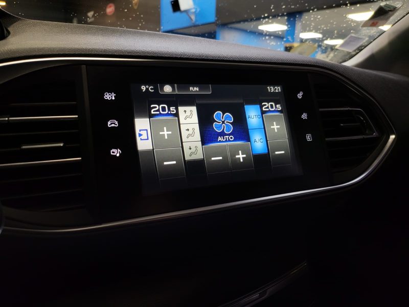 PEUGEOT 308 1.6 BlueHDi 115cv ACTIVE / REGULATEUR + LIMITEUR / AIDE AU PARKING / FAIBLE KILOMETRAGE