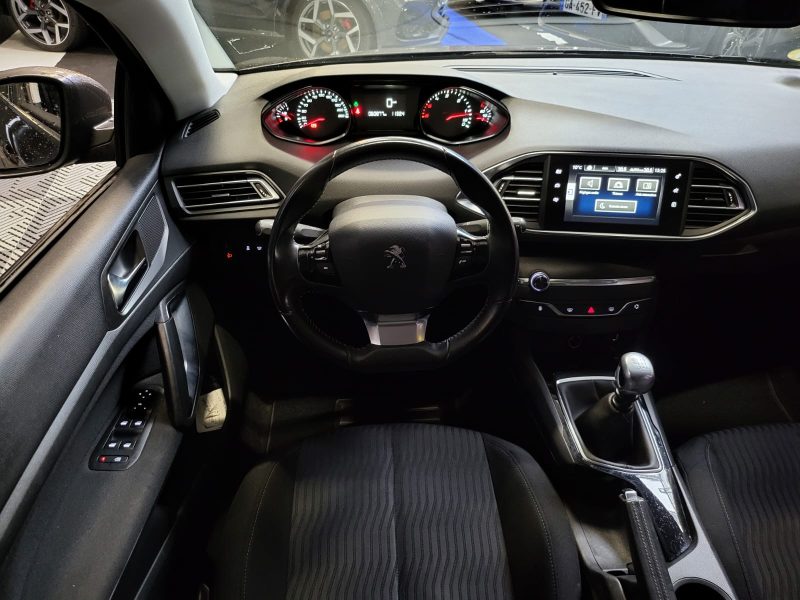 PEUGEOT 308 1.6 BlueHDi 115cv ACTIVE / REGULATEUR + LIMITEUR / AIDE AU PARKING / FAIBLE KILOMETRAGE