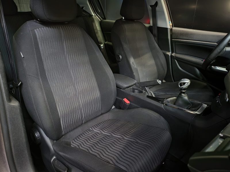 PEUGEOT 308 1.6 BlueHDi 115cv ACTIVE / REGULATEUR + LIMITEUR / AIDE AU PARKING / FAIBLE KILOMETRAGE