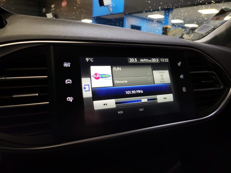 PEUGEOT 308 1.6 BlueHDi 115cv ACTIVE / REGULATEUR + LIMITEUR / AIDE AU PARKING / FAIBLE KILOMETRAGE