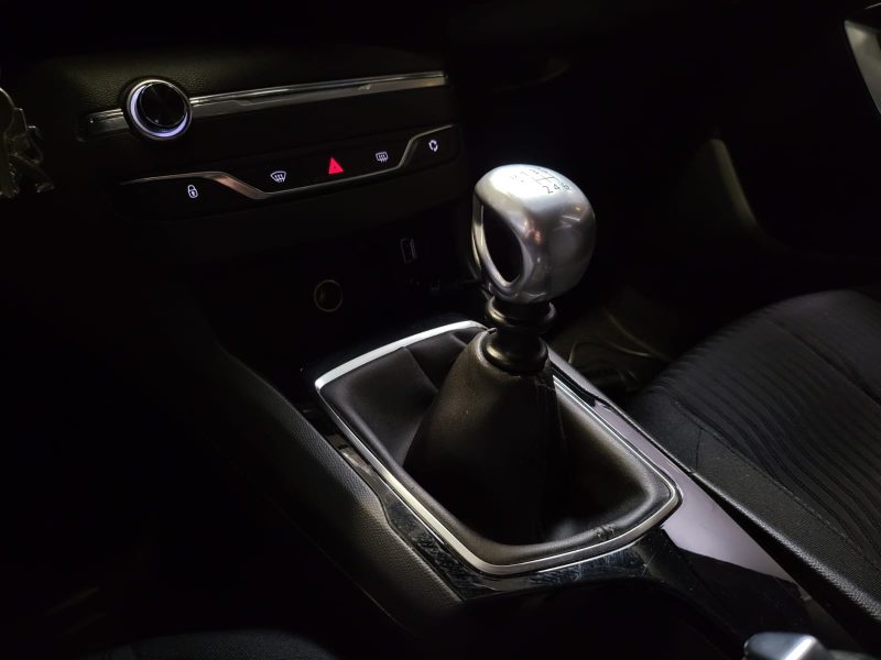 PEUGEOT 308 1.6 BlueHDi 115cv ACTIVE / REGULATEUR + LIMITEUR / AIDE AU PARKING / FAIBLE KILOMETRAGE