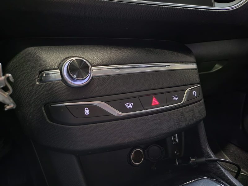 PEUGEOT 308 1.6 BlueHDi 115cv ACTIVE / REGULATEUR + LIMITEUR / AIDE AU PARKING / FAIBLE KILOMETRAGE