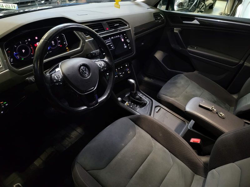 VOLKSWAGEN TIGUAN 2.0 TDI 150cv CARAT / TOIT OUVRANT+VIRTUAL COCKPIT+PARK ASSIST+CAMERA/