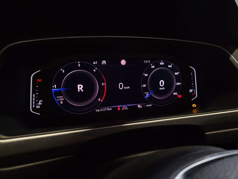 VOLKSWAGEN TIGUAN 2.0 TDI 150cv CARAT / TOIT OUVRANT+VIRTUAL COCKPIT+PARK ASSIST+CAMERA/