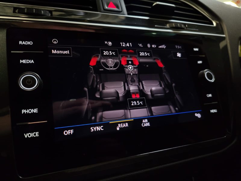 VOLKSWAGEN TIGUAN 2.0 TDI 150cv CARAT / TOIT OUVRANT+VIRTUAL COCKPIT+PARK ASSIST+CAMERA/