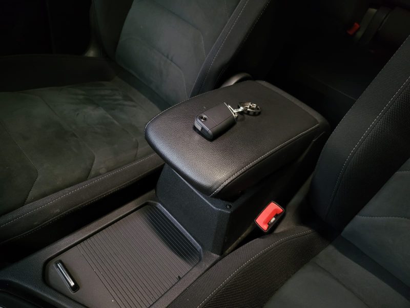 VOLKSWAGEN TIGUAN 2.0 TDI 150cv CARAT / TOIT OUVRANT+VIRTUAL COCKPIT+PARK ASSIST+CAMERA/