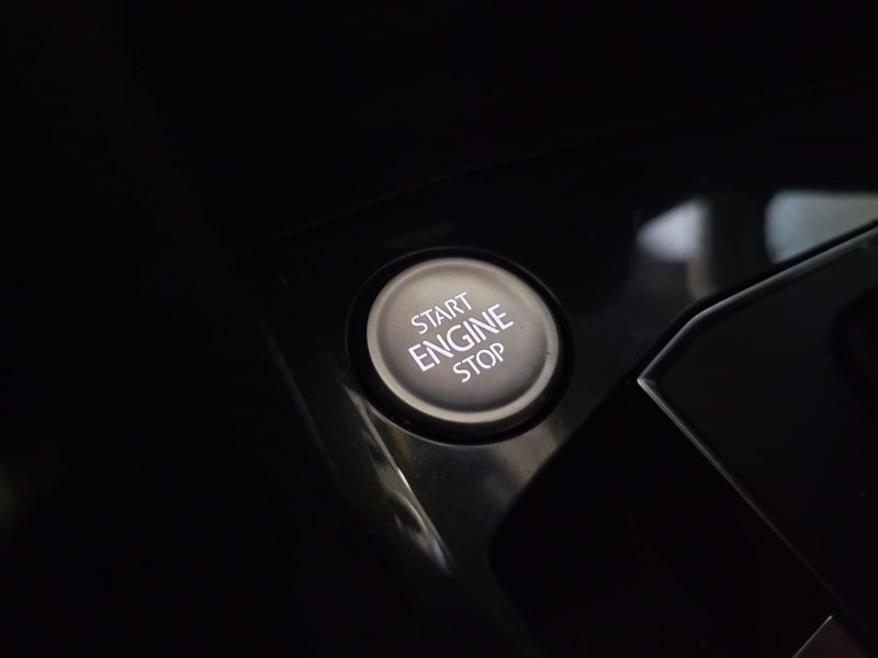 VOLKSWAGEN TIGUAN 2.0 TDI 150cv CARAT / TOIT OUVRANT+VIRTUAL COCKPIT+PARK ASSIST+CAMERA/