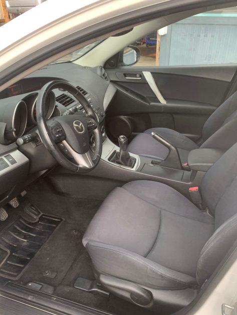 MAZDA 3 2009
