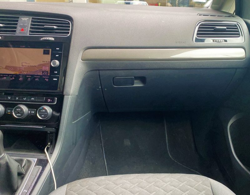 VOLKSWAGEN GOLF VII 1.0 TSI 110ch Sound + 4 pneus été