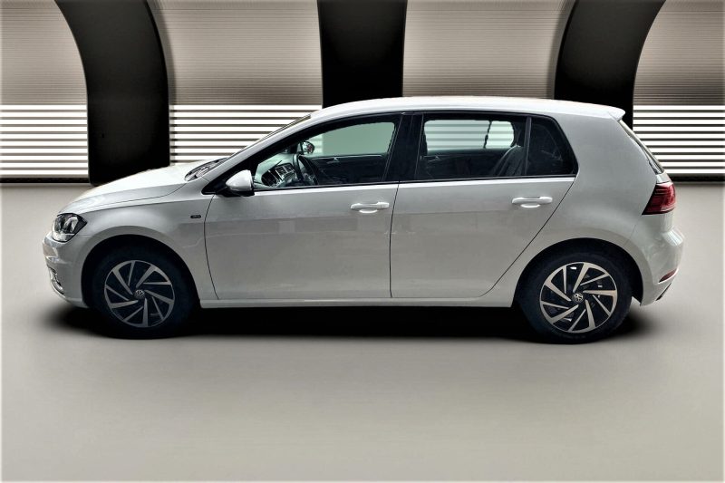 VOLKSWAGEN GOLF VII 1.0 TSI 110ch Sound + 4 pneus été