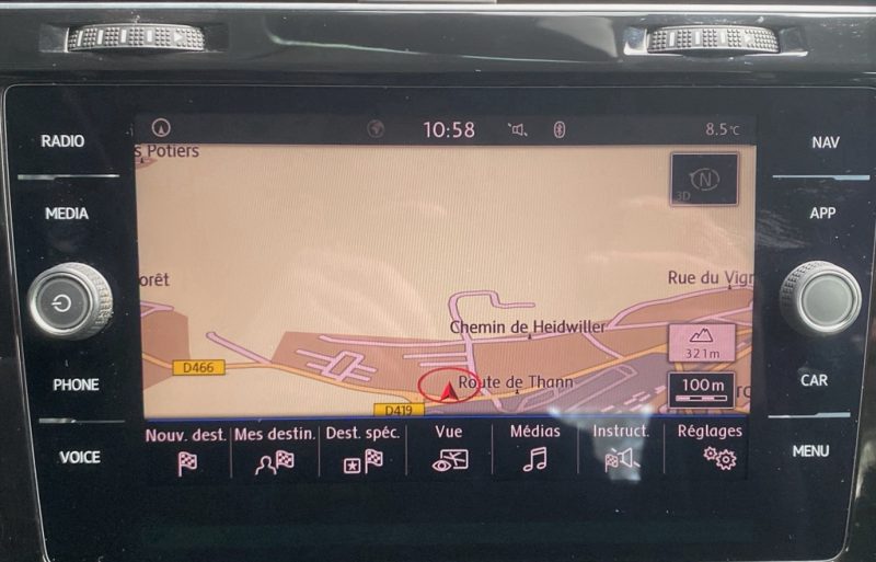 VOLKSWAGEN GOLF VII 1.0 TSI 110ch Sound + 4 pneus été