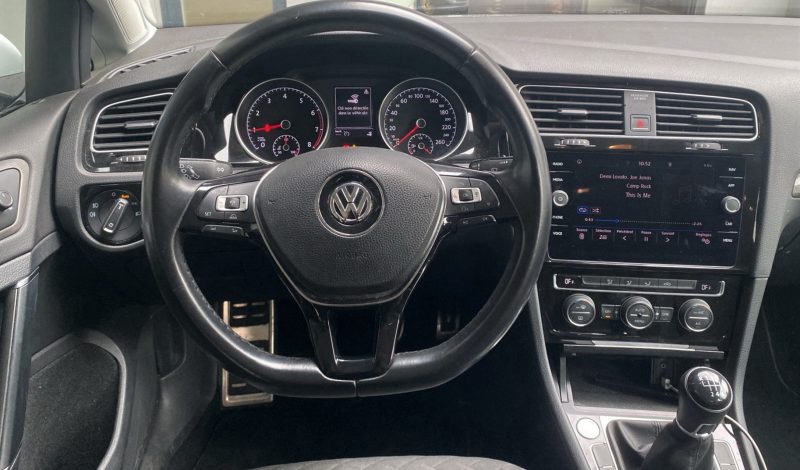 VOLKSWAGEN GOLF VII 1.0 TSI 110ch Sound + 4 pneus été