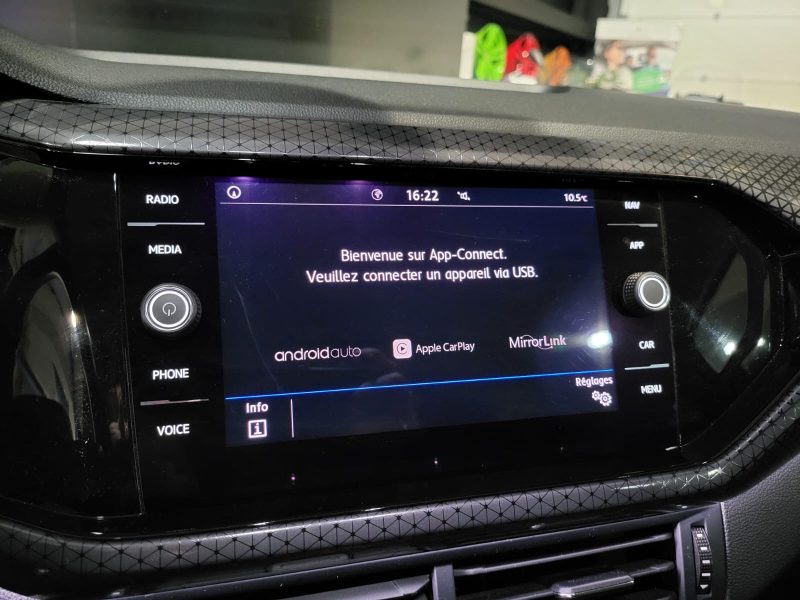 VOLKSWAGEN T-CROSS 1.0 TSI 116cv R-Line DSG7 / APPLE CARPLAY/DETECTION ANGLES MORTS/RADAR-AV-AR