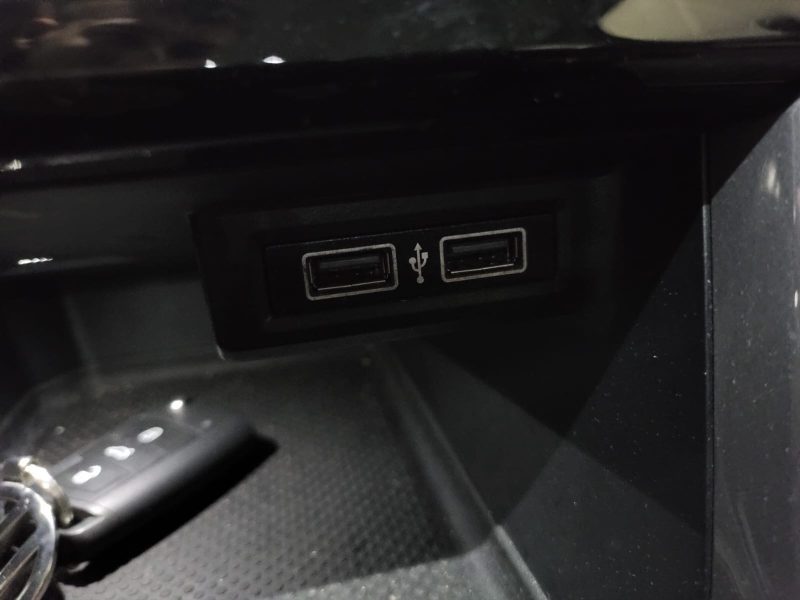 VOLKSWAGEN T-CROSS 1.0 TSI 116cv R-Line DSG7 / APPLE CARPLAY/DETECTION ANGLES MORTS/RADAR-AV-AR