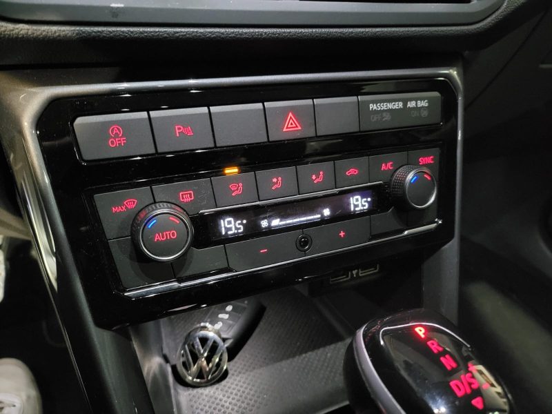 VOLKSWAGEN T-CROSS 1.0 TSI 116cv R-Line DSG7 / APPLE CARPLAY/DETECTION ANGLES MORTS/RADAR-AV-AR