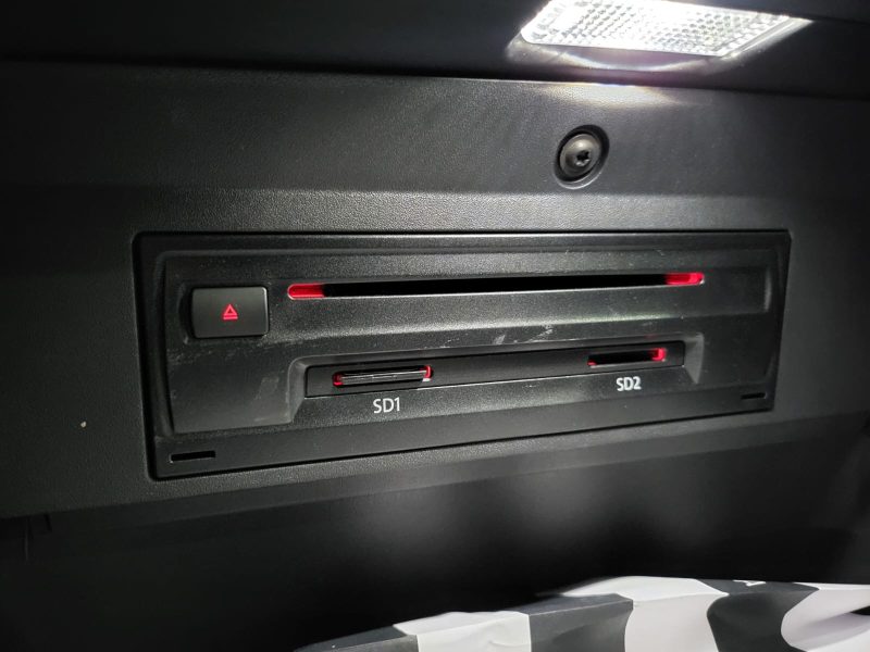 VOLKSWAGEN T-CROSS 1.0 TSI 116cv R-Line DSG7 / APPLE CARPLAY/DETECTION ANGLES MORTS/RADAR-AV-AR