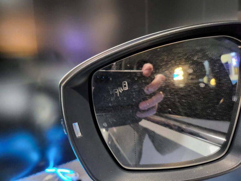 VOLKSWAGEN T-CROSS 1.0 TSI 116cv R-Line DSG7 / APPLE CARPLAY/DETECTION ANGLES MORTS/RADAR-AV-AR