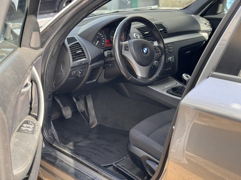 BMW  SERIE 1 118D PACK M PAYEZ EN 4X !