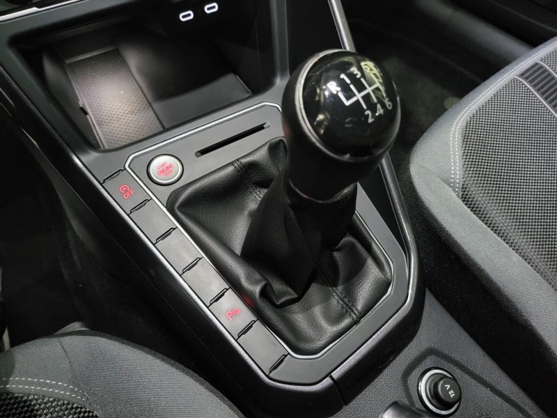 1.0 TSI 110 cv R-LINE / CARPLAY / CAMERA / REGULATEUR 