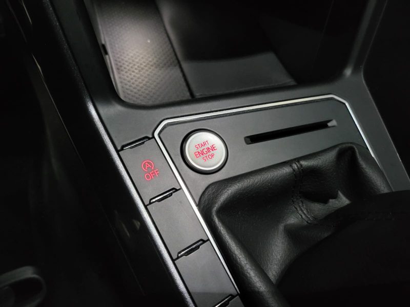 1.0 TSI 110 cv R-LINE / CARPLAY / CAMERA / REGULATEUR 