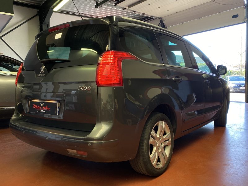 PEUGEOT 5008 2014