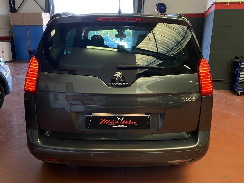 PEUGEOT 5008 2014