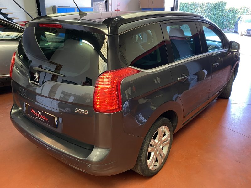 PEUGEOT 5008 2014