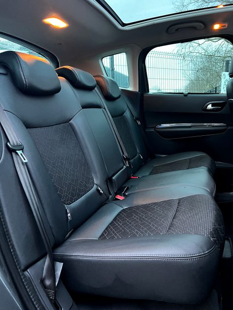 PEUGEOT 3008 Monospace 2016