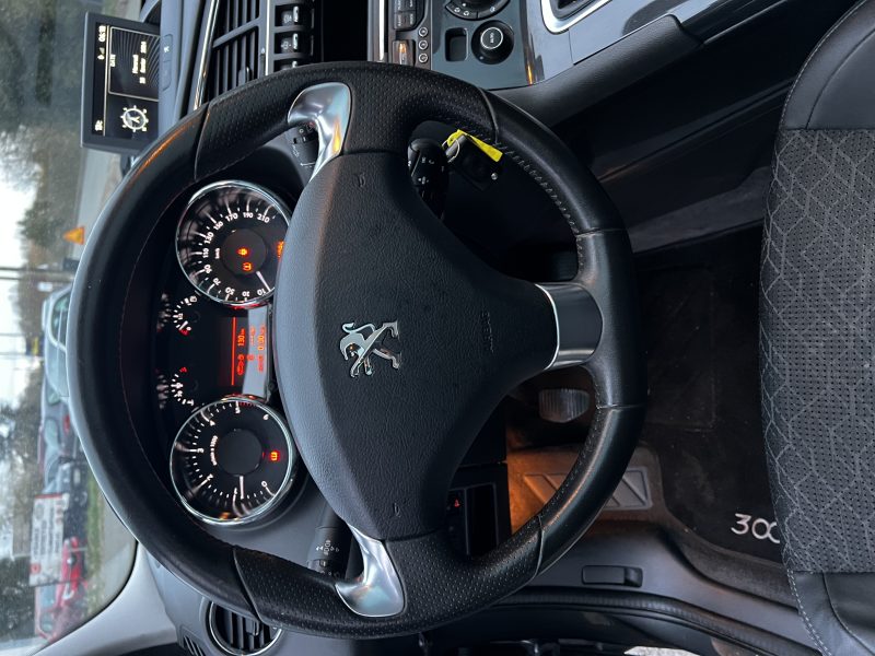 PEUGEOT 3008 Monospace 2016