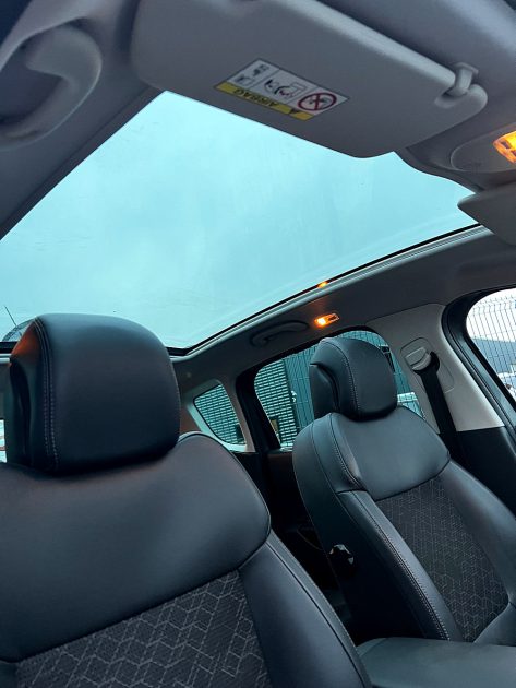 PEUGEOT 3008 Monospace 2016