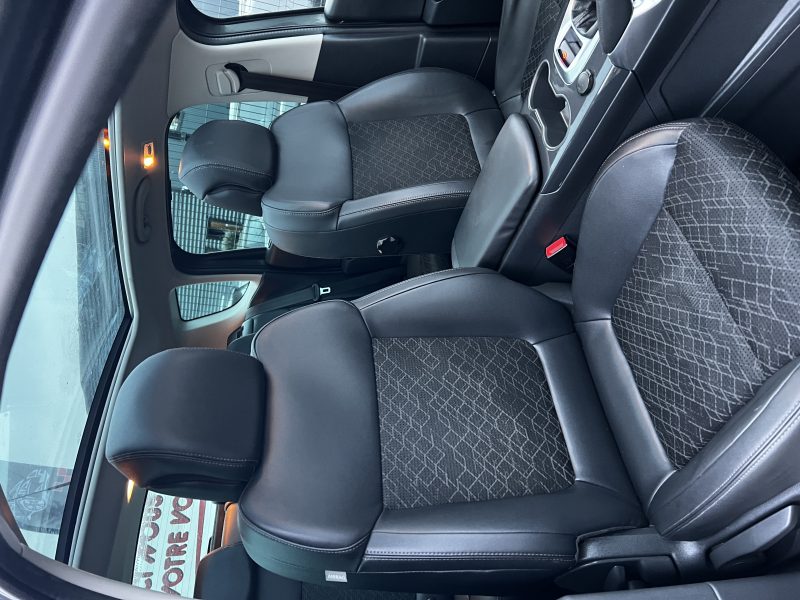 PEUGEOT 3008 Monospace 2016