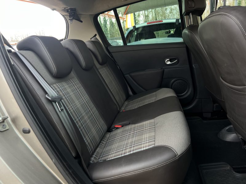 RENAULT CLIO 3 III PHASE 2 XV DE FRANCE 1.5 DCI 90 Cv PREMIERE MAIN GPS BLUETOOTH - GARANTIE 1 AN